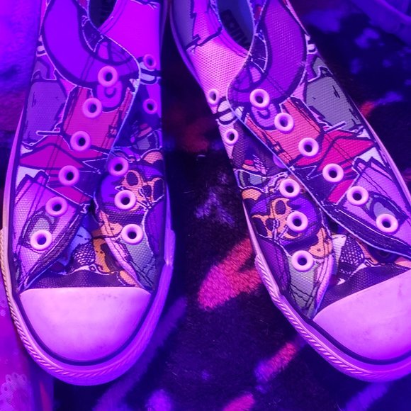 Chuck Taylor All Star Graffiti Low Tops - Picture 4 of 5